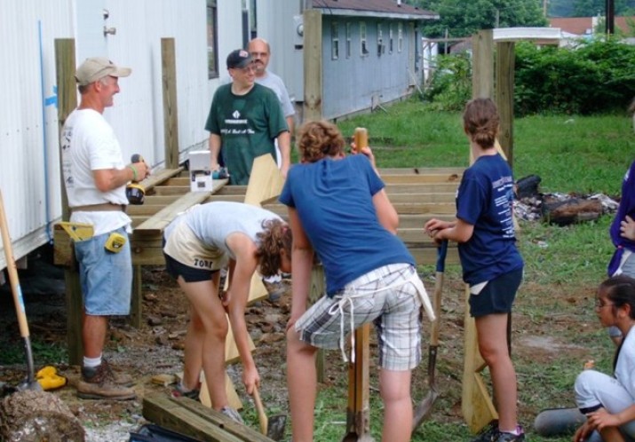 Kentucky-Indiana Ministries Volunteer Week